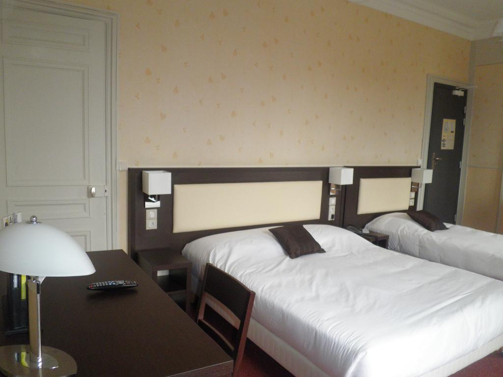 Logis Hotels Restaurants- Villa Des Bordes Cléry-Saint-André Zimmer foto